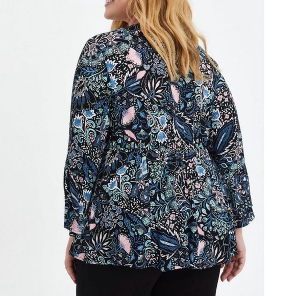 Floral V-Neck Women's Top - Black and Blue - Picture 4 of 13